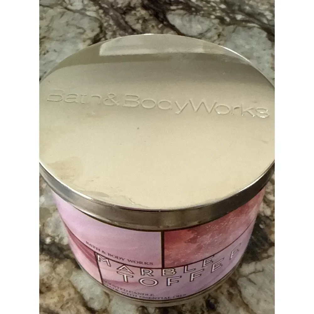 Bath & Body Works Marble Toffee 3 Wick Scented Candle - Picture 2 of 4